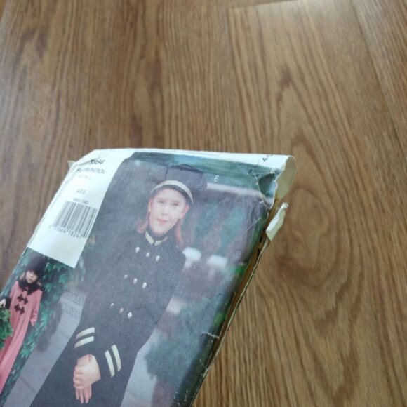 Vogue 8864 Sewing Pattern Girls Size 4-6 Long Coat and Tam Hat - Picture 7 of 16